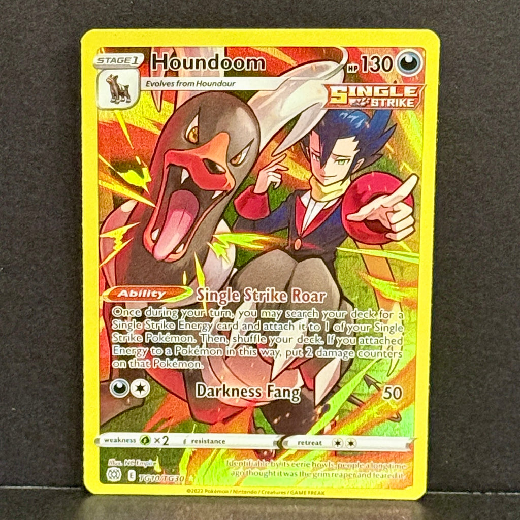 2022 Pokemon Brilliant Stars Trainer Gallery TG10/TG30 Houndoom Ultra Rare