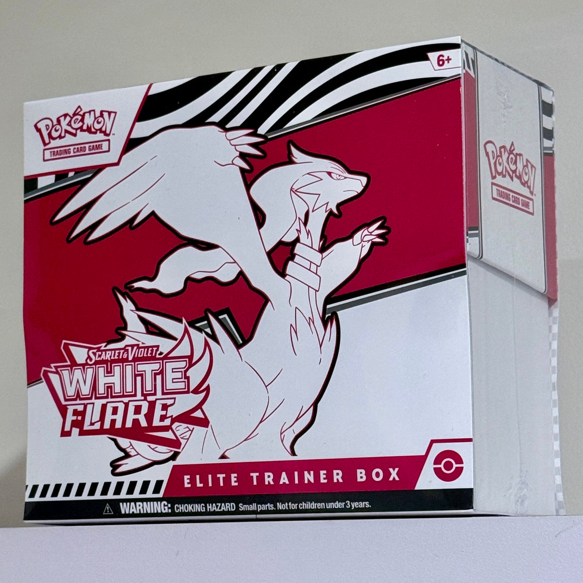 Pokemon White Flare Elite Trainer Box